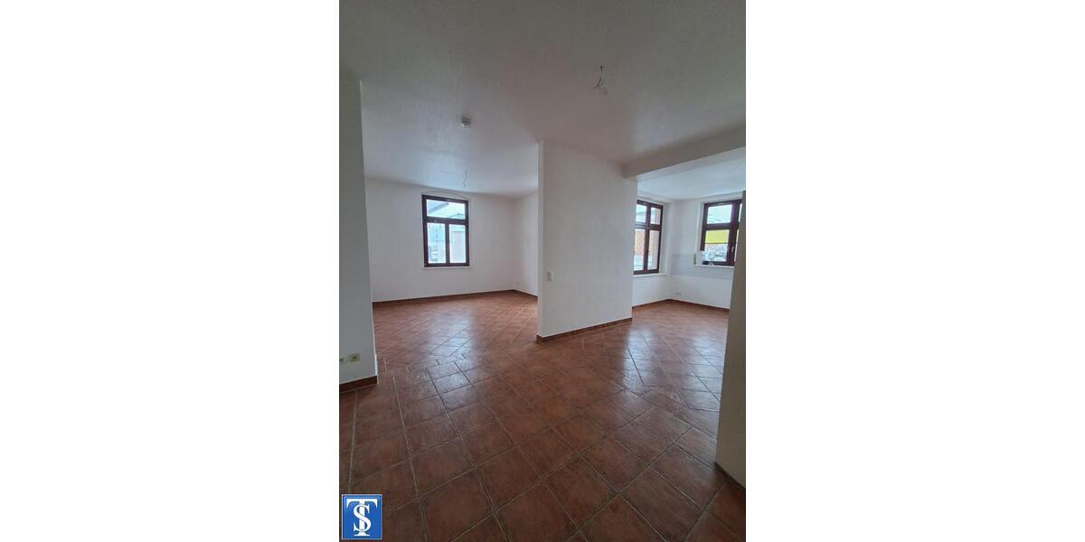 Etagenwohnung Reichenbach im Vogtland - 2.5 Zimmer, 83 m&sup2;, 414&euro; | Angebot:24214762