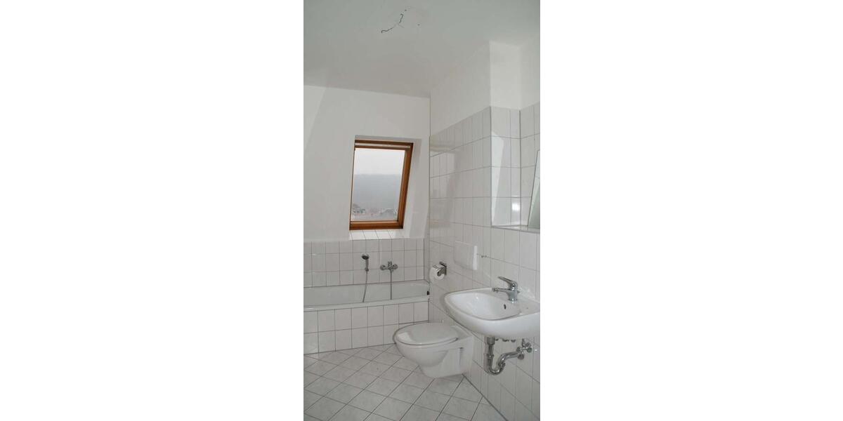 Etagenwohnung Meerane - 2 Zimmer, 63 m&sup2;, 320&euro; | Angebot:23875292