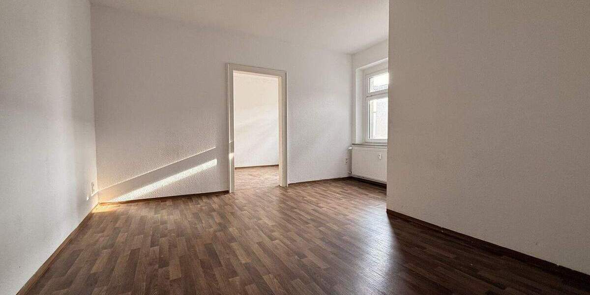 Etagenwohnung Zwickau Innenstadt - 5 Zimmer, 115 m&sup2;, 550&euro; | Angebot:25734804