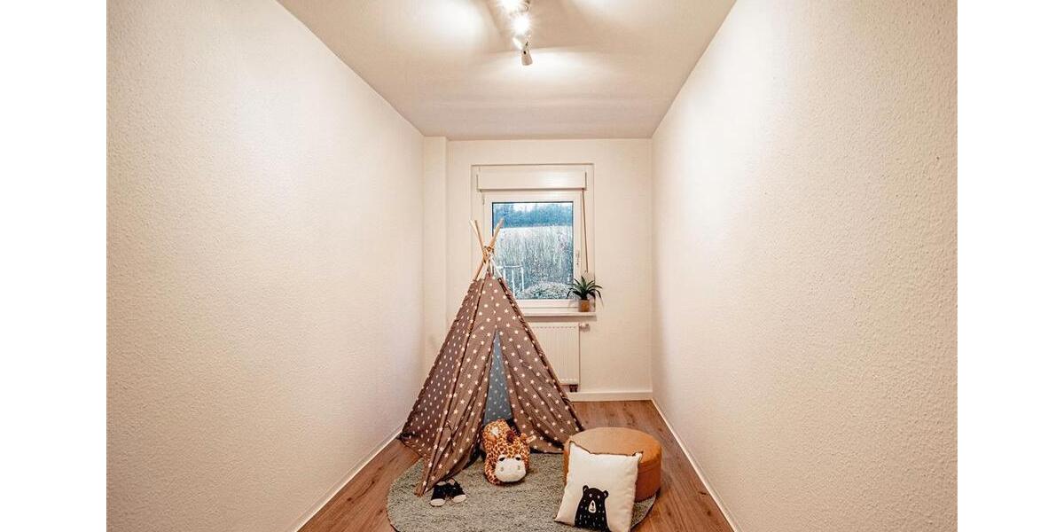 Etagenwohnung Crimmitschau - 4 Zimmer, 82 m&sup2;, 490&euro; | Angebot:20461486