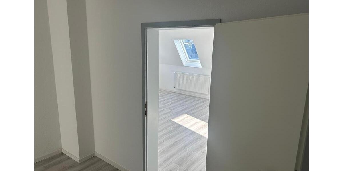 Dachgeschoßwohnung Neukirchen/Erzgebirge Erzgebirge - 4 Zimmer, 126 m&sup2;, 900&euro; | Angebot:25547267