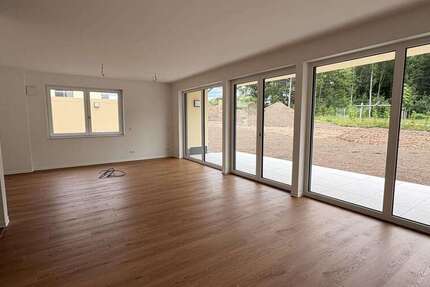 Wohnung Zwickau Auerbach - 3 Zimmer, 95 m&sup2;, 1.243&euro; | Angebot:25636759