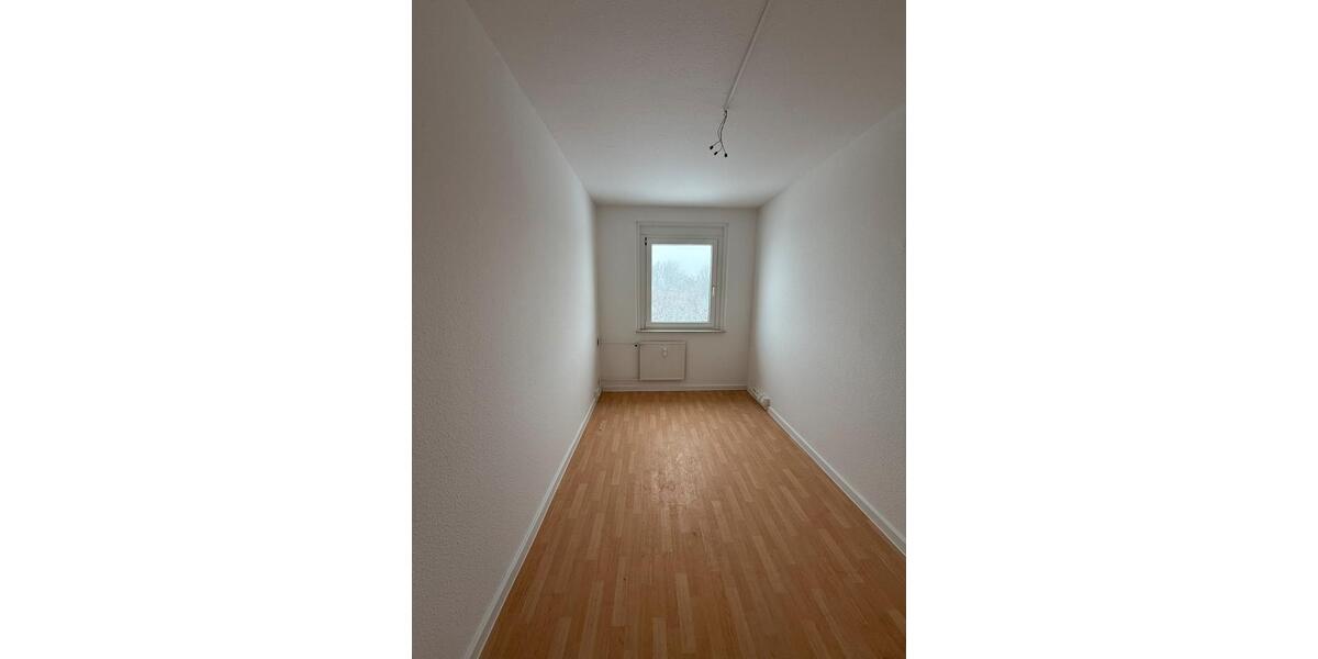 Etagenwohnung Stollberg (Erzgebirge) - 4 Zimmer, 67 m&sup2;, 450&euro; | Angebot:24624039