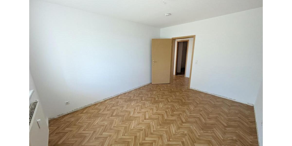 Etagenwohnung Limbach-Oberfrohna Oberfrohna - 2 Zimmer, 56 m&sup2;, 356&euro; | Angebot:25945710