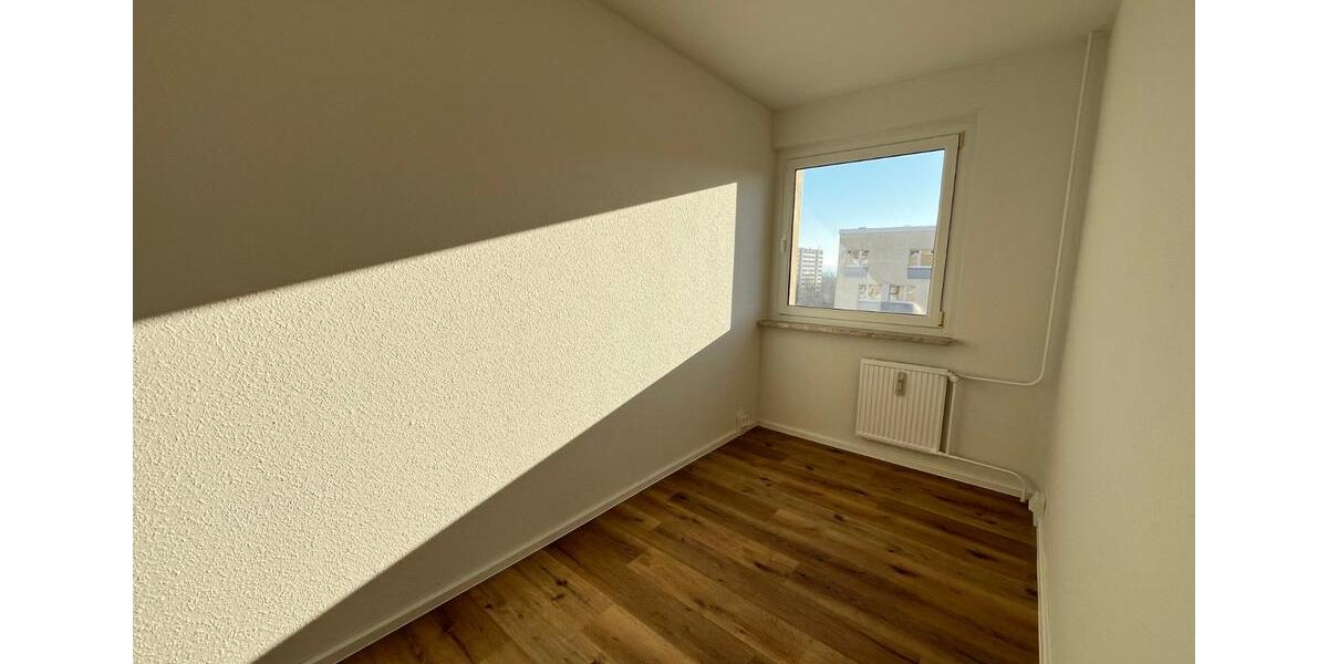 Etagenwohnung Zwickau Neuplanitz - 4 Zimmer, 85 m&sup2;, 449&euro; | Angebot:22043018