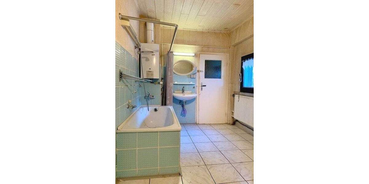 Einfamilienhaus Lengenfeld - 4 Zimmer, 122 m&sup2;, 85.000&euro; | Angebot:25799464