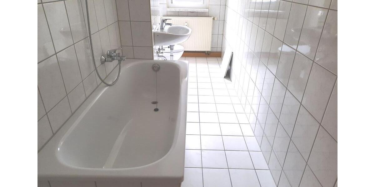 Erdgeschoßwohnung Crimmitschau - 2 Zimmer, 51 m&sup2;, 307&euro; | Angebot:25919786