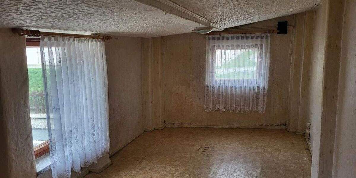 Einfamilienhaus Lengenfeld - 3 Zimmer, 90 m&sup2;, 45.000&euro; | Angebot:25670679