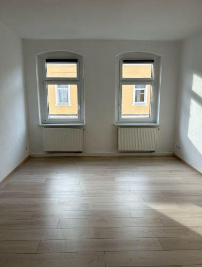 Etagenwohnung Lichtenstein (Sachsen) - 2 Zimmer, 76 m&sup2;, 380&euro; | Angebot:21225075