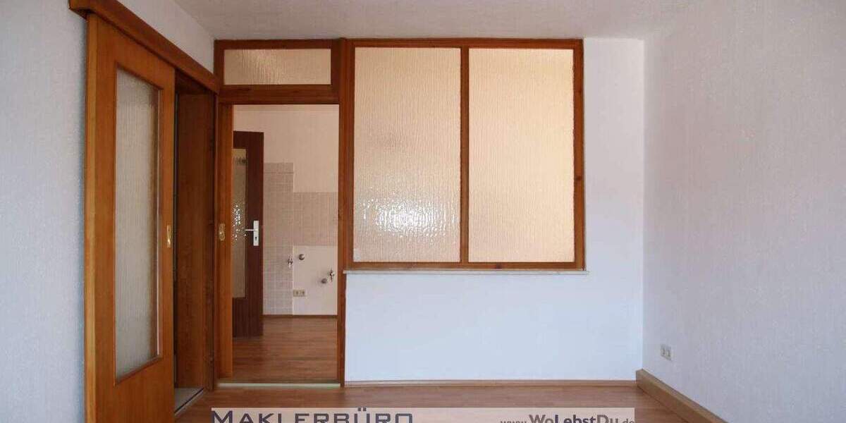 Etagenwohnung Greiz Irchwitz - 2 Zimmer, 60 m&sup2;, 300&euro; | Angebot:25665939