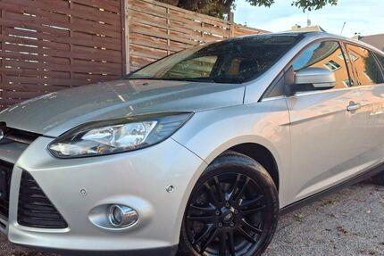 Ford Focus 124.617 km 5.900 &euro; Limbach-Oberfrohna 09212