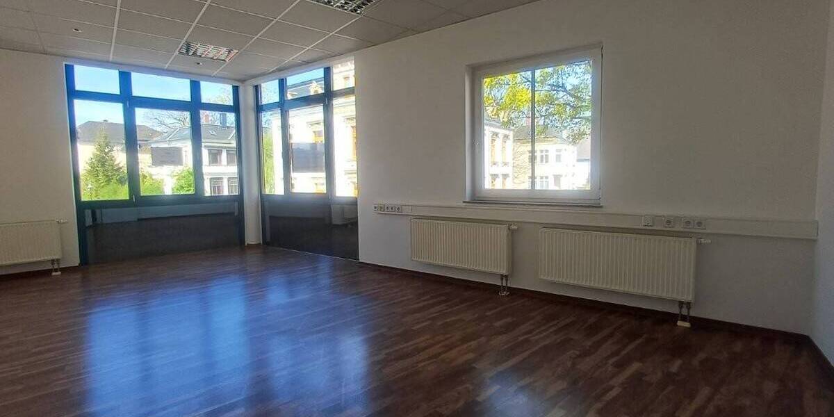 Gewerbeobjekt Zwickau Innenstadt - 3 Zimmer, 140 m&sup2;, 1.199&euro; | Angebot:26695005