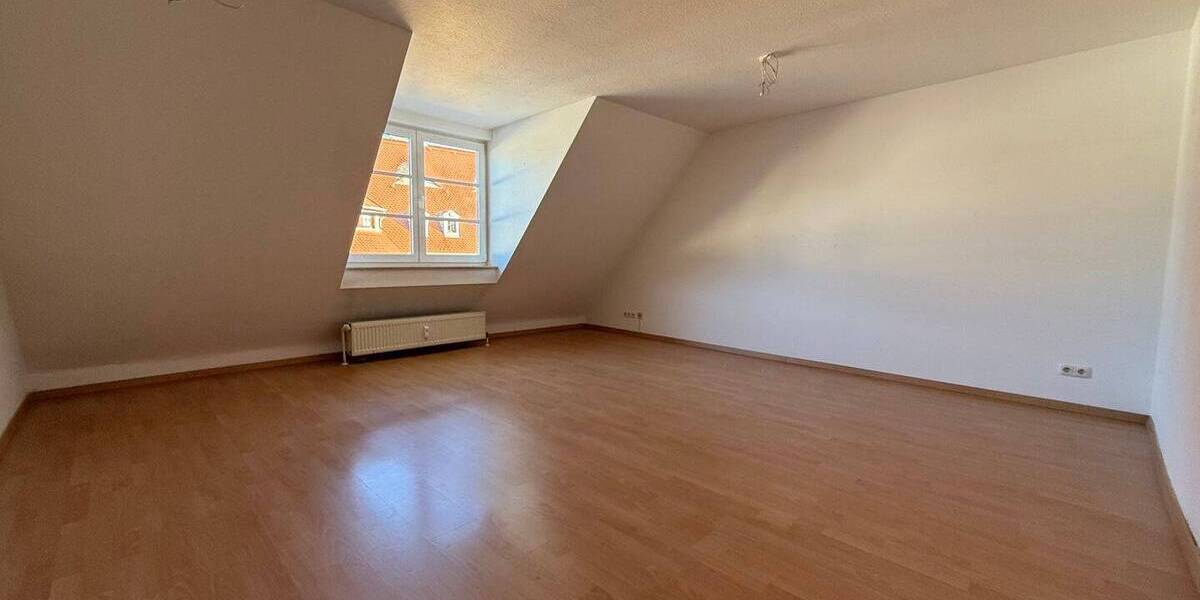 Etagenwohnung Zwickau Innenstadt - 2 Zimmer, 60 m&sup2;, 370&euro; | Angebot:25734771