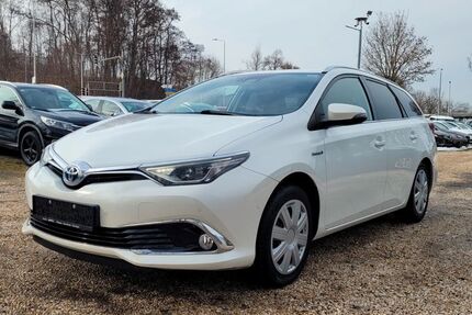 Toyota Auris 114.133 km 11.980 &euro; Zwickau 08056