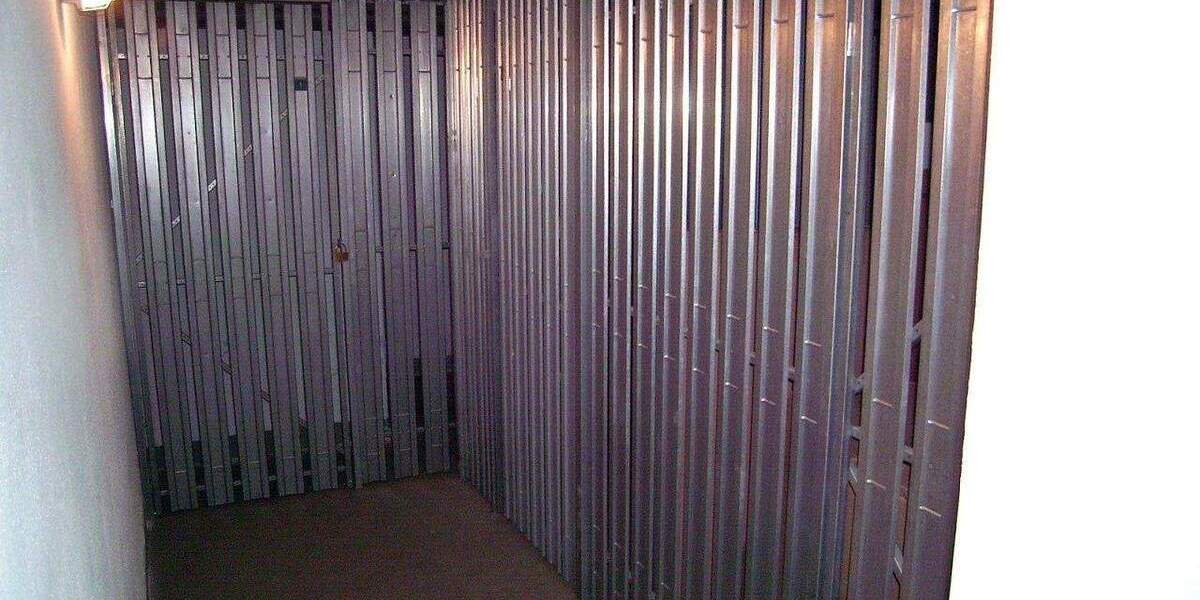 Etagenwohnung Zwickau Marienthal - 2 Zimmer, 33 m&sup2;, 245&euro; | Angebot:25707551