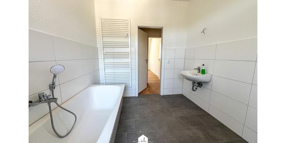Dachgeschoßwohnung Greiz - 4 Zimmer, 83 m&sup2;, 495&euro; | Angebot:26476621