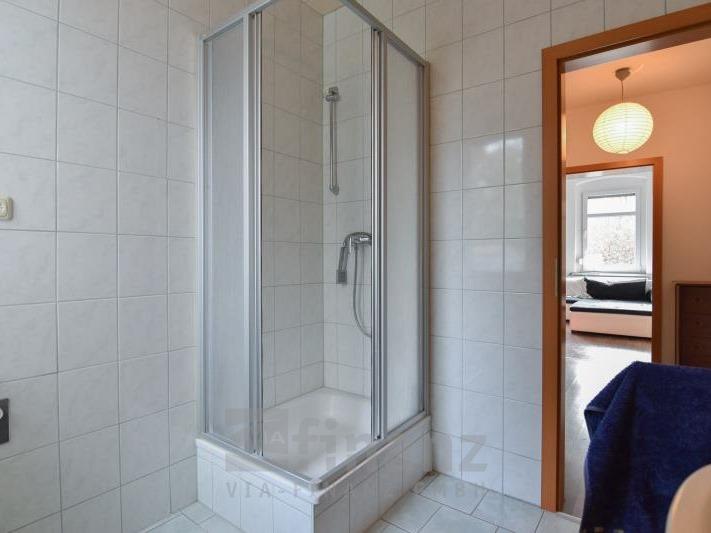 Erdgeschoßwohnung Crimmitschau - 2 Zimmer, 40 m&sup2;, 243&euro; | Angebot:25713819