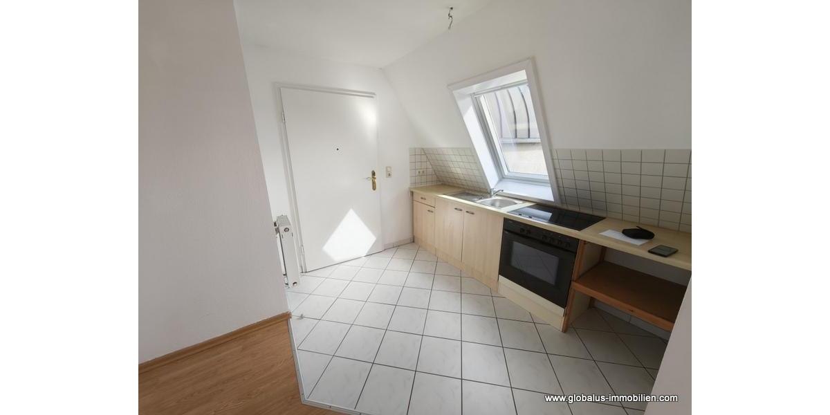Dachgeschoßwohnung Zwickau - 2 Zimmer, 39 m&sup2;, 275&euro; | Angebot:25871106