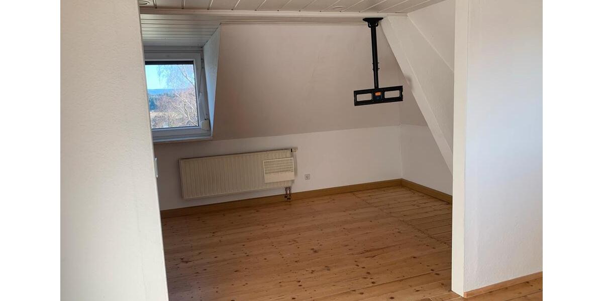 Dachgeschoßwohnung Schwarzenberg/Erzgebirge Erzgebirge - 3 Zimmer, 63 m&sup2;, 330&euro; | Angebot:25270953