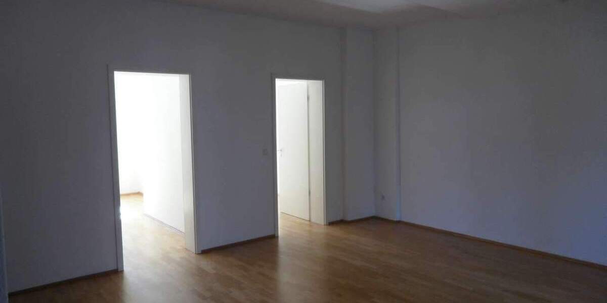 Gewerbeobjekt Zwickau Innenstadt - 2 Zimmer, 64 m&sup2;, 400&euro; | Angebot:25707528