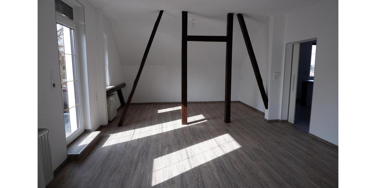 Dachgeschoßwohnung Wilkau-Haßlau Haßlau - 4 Zimmer, 105 m&sup2;, 830&euro; | Angebot:25879866