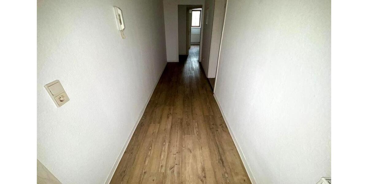 Dachgeschoßwohnung Zwickau - 2 Zimmer, 52 m&sup2;, 280&euro; | Angebot:17122311