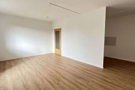 Wohnung Zwickau Neuplanitz - 1 Zimmer, 41 m&sup2;, 199&euro; | Angebot:23580568