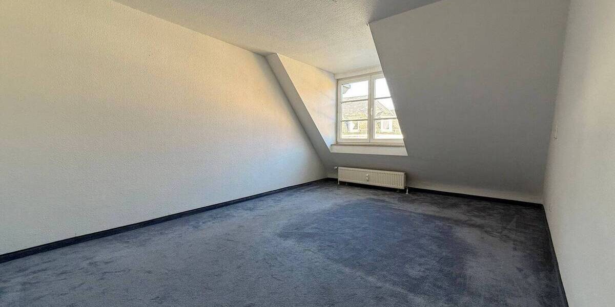 Etagenwohnung Zwickau Innenstadt - 2 Zimmer, 60 m&sup2;, 370&euro; | Angebot:25734771