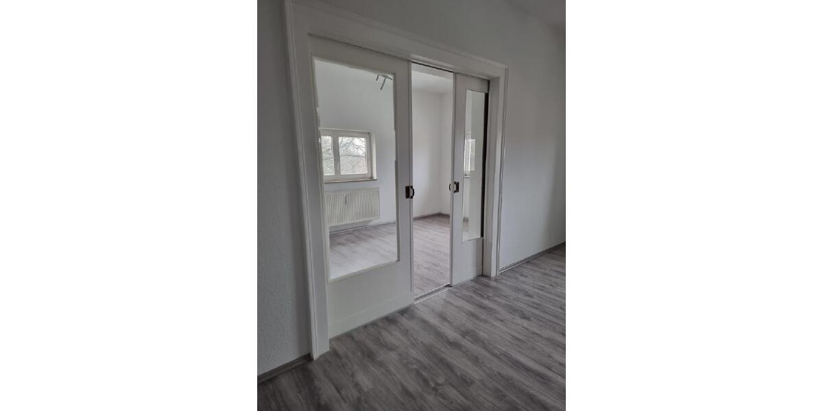 Dachgeschoßwohnung Glauchau - 3 Zimmer, 80 m&sup2;, 560&euro; | Angebot:24175157