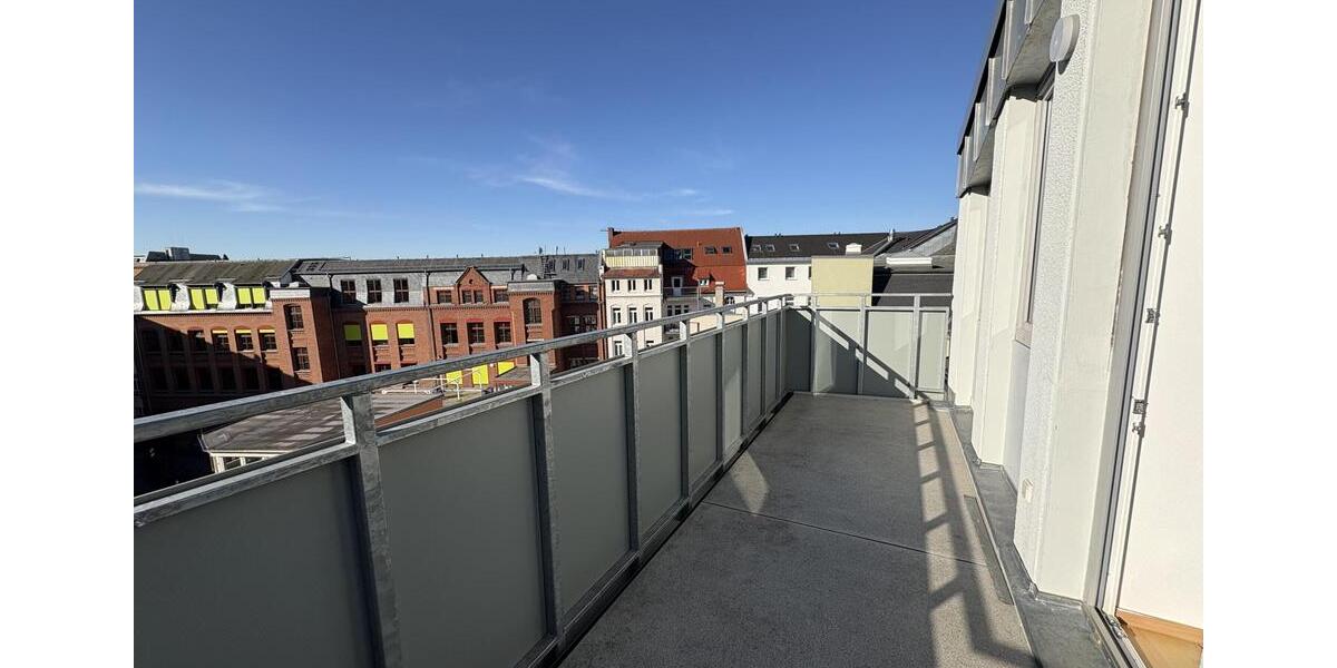 Dachgeschoßwohnung Zwickau Zwickau-Nord - 2 Zimmer, 68 m&sup2;, 420&euro; | Angebot:25255886