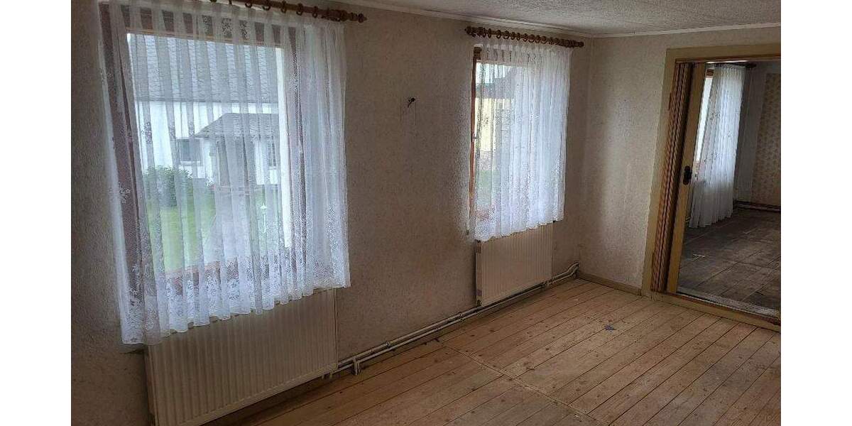 Einfamilienhaus Lengenfeld - 3 Zimmer, 90 m&sup2;, 45.000&euro; | Angebot:25670679