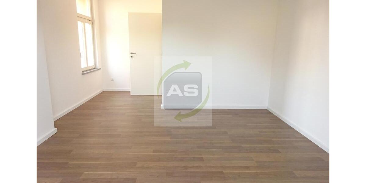 Dachgeschoßwohnung Zwickau - 5 Zimmer, 133 m&sup2;, 950&euro; | Angebot:23792815