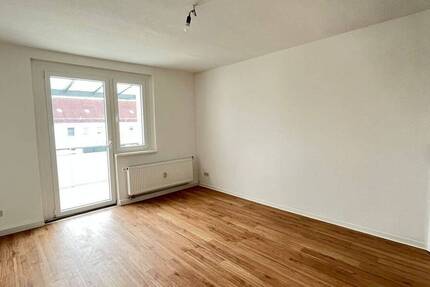 Wohnung Zwickau Marienthal - 3 Zimmer, 60 m&sup2;, 360&euro; | Angebot:26037453