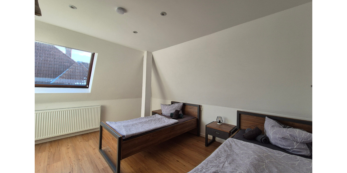 Dachgeschoßwohnung Zwickau Zwickau-Nord - 2 Zimmer, 61 m&sup2;, 700&euro; | Angebot:24533180