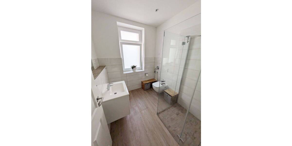 Etagenwohnung Zwickau Innenstadt - 2 Zimmer, 83 m&sup2;, 800&euro; | Angebot:25820188