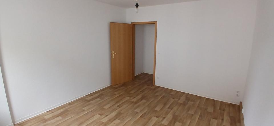 Etagenwohnung Hohenstein-Ernstthal Ernstthal - 3 Zimmer, 106 m&sup2;, 670&euro; | Angebot:25637711