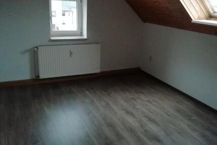 Wohnung Elsterberg - 2 Zimmer, 48 m&sup2;, 3&euro; | Angebot:25976129