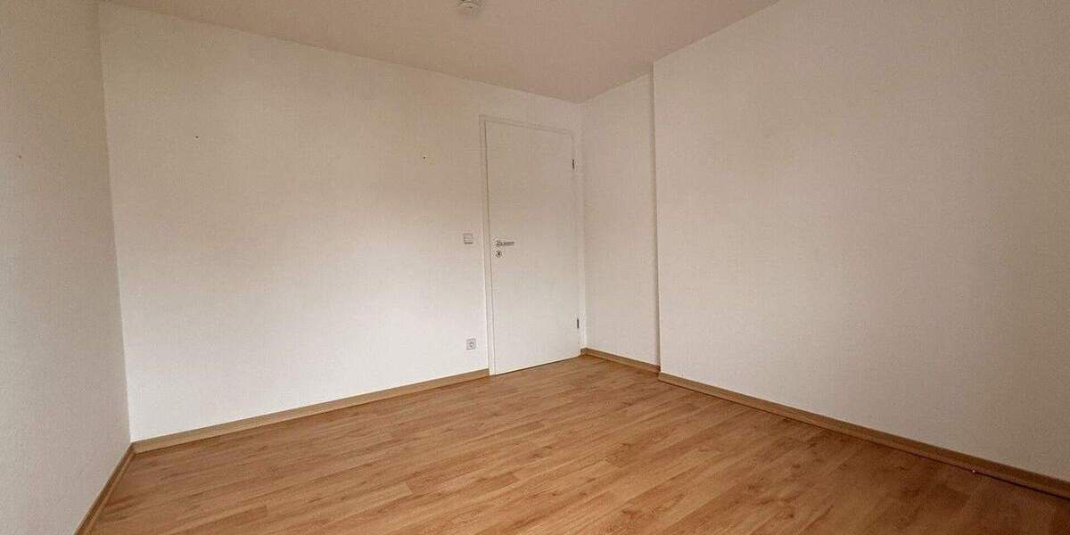 Etagenwohnung Zwickau Weißenborn - 3 Zimmer, 65 m&sup2;, 570&euro; | Angebot:25680257