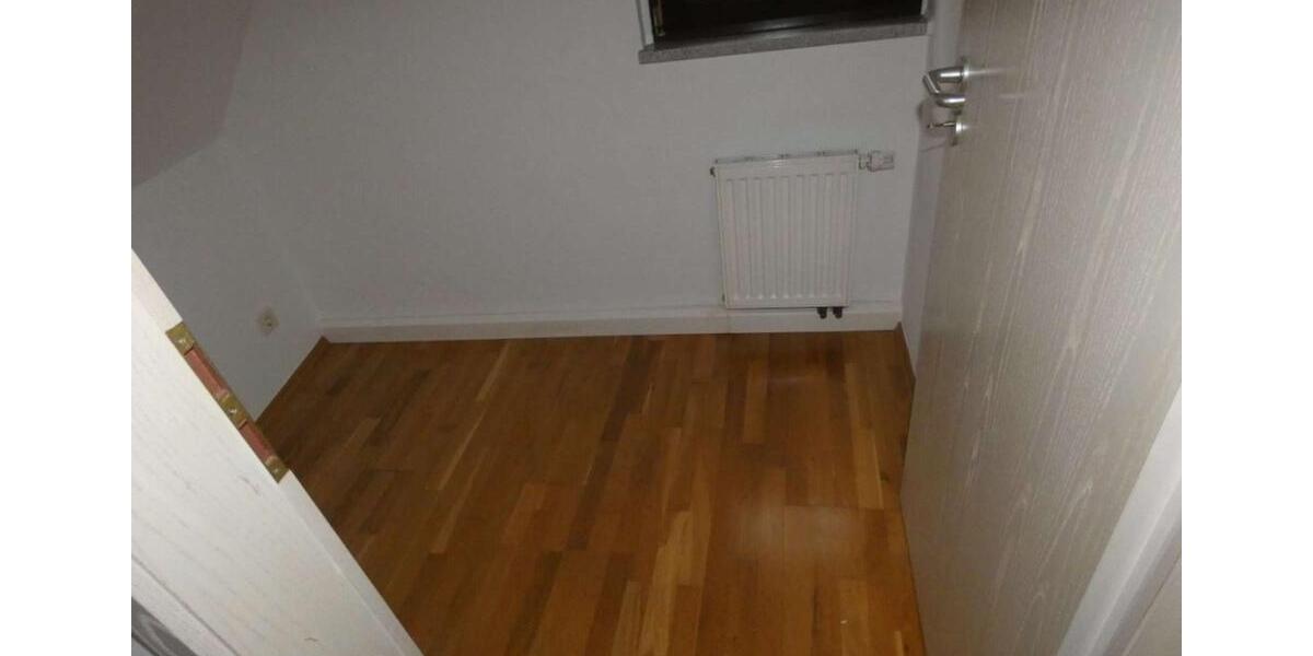 Maisonettenwohnung Zwickau - 2 Zimmer, 82 m&sup2;, 430&euro; | Angebot:20093035