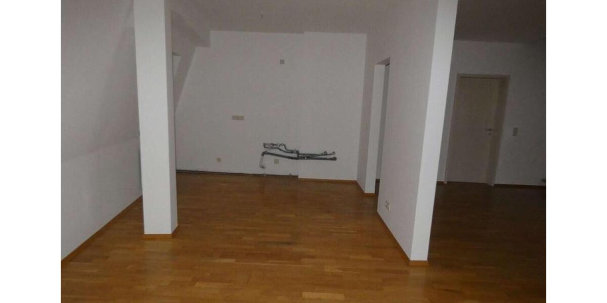 Maisonettenwohnung Zwickau - 2 Zimmer, 82 m&sup2;, 430&euro; | Angebot:20093035