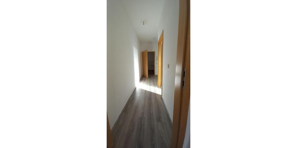 Etagenwohnung Crimmitschau - 3 Zimmer, 78 m&sup2;, 470&euro; | Angebot:25919809