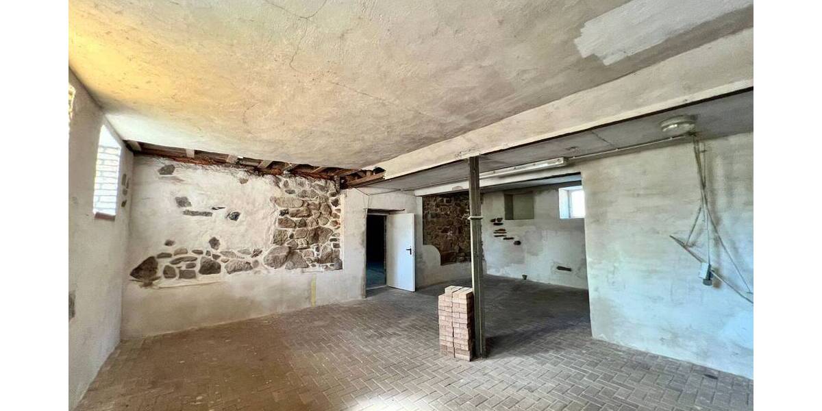 Mehrfamilienhaus, Wohnhaus Lengenfeld - 4 Zimmer, 150 m&sup2;, 85.000&euro; | Angebot:25708235