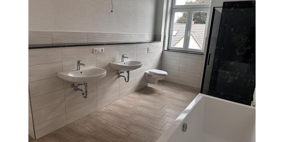 Etagenwohnung Meerane - 2 Zimmer, 89 m&sup2;, 668&euro; | Angebot:25381772
