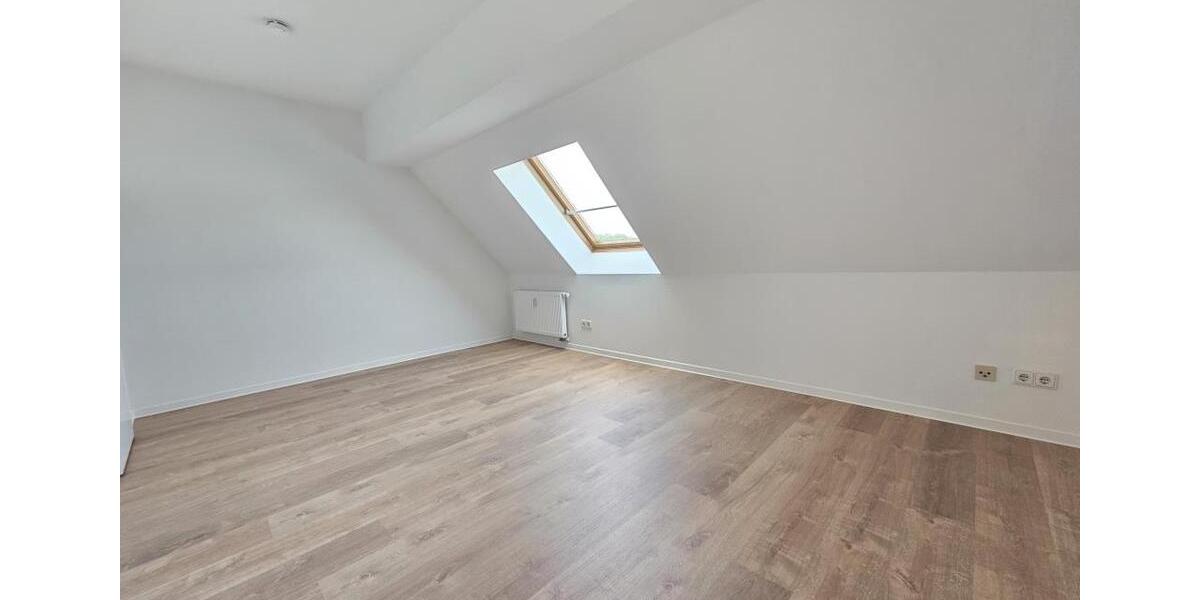 Dachgeschoßwohnung Zwickau Zwickau-Nord - 2 Zimmer, 52 m&sup2;, 338&euro; | Angebot:25362073