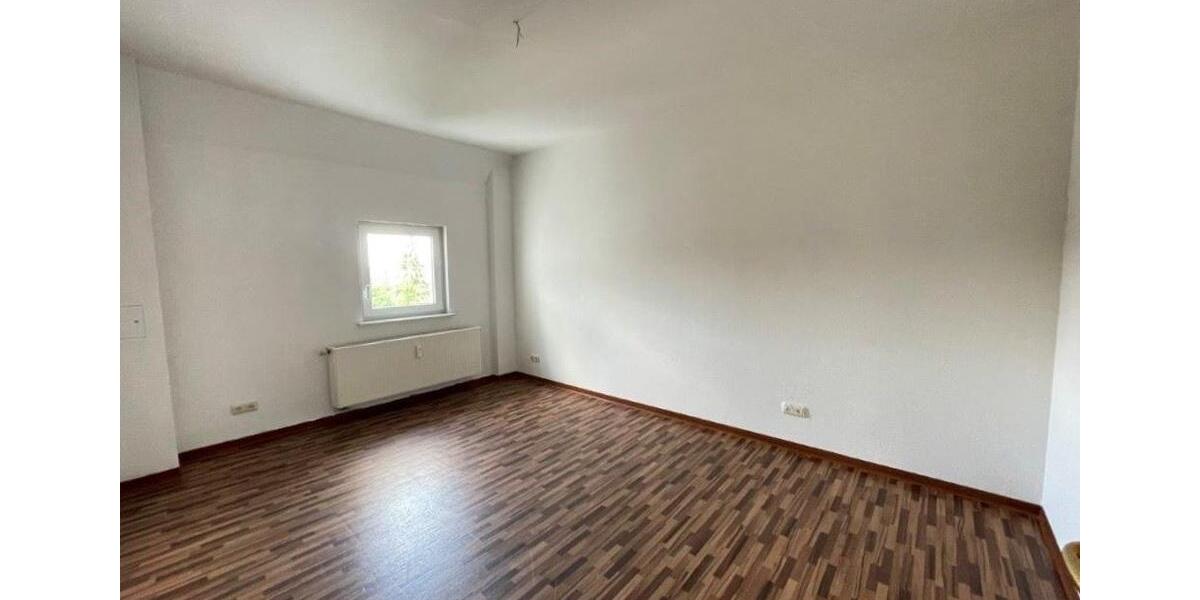 Dachgeschoßwohnung Glauchau - 3 Zimmer, 78 m&sup2;, 428&euro; | Angebot:24746842