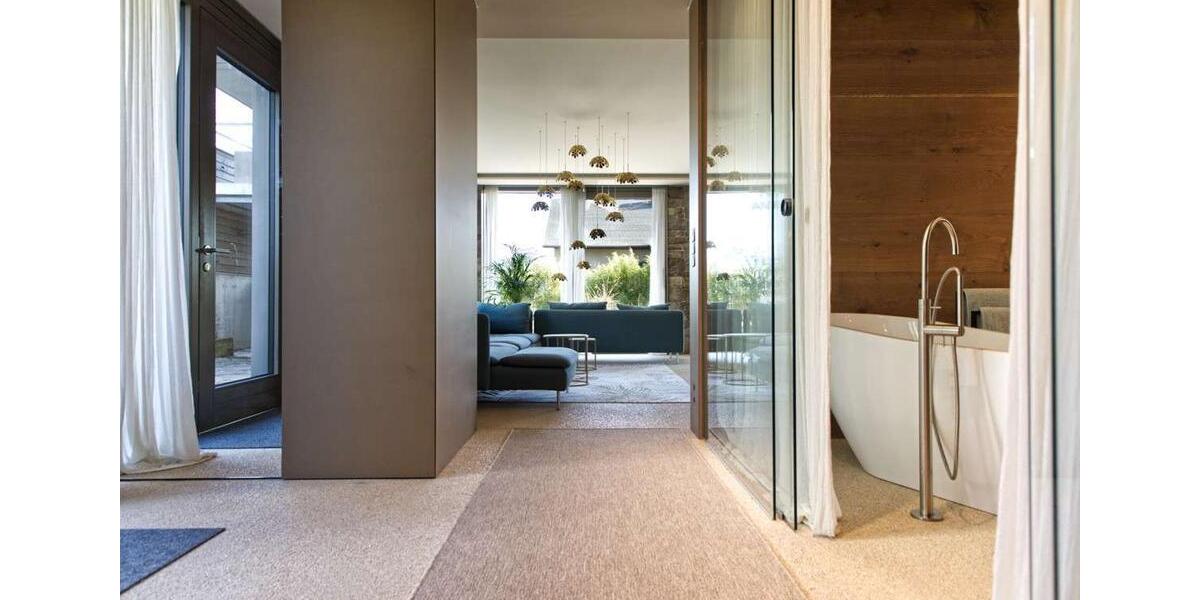 Etagenwohnung Zwickau Cainsdorf - 2 Zimmer, 68 m&sup2;, 1.200&euro; | Angebot:24742174