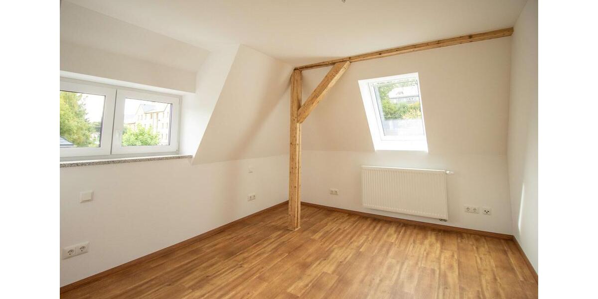 Etagenwohnung Rodewisch - 4 Zimmer, 98 m&sup2;, 910&euro; | Angebot:25626384