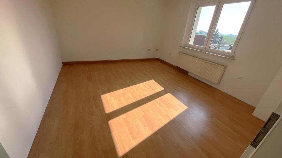 Etagenwohnung Crimmitschau - 3 Zimmer, 54 m&sup2;, 350&euro; | Angebot:25419562