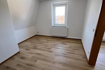 Wohnung Lichtentanne - 1 Zimmer, 32 m&sup2;, 220&euro; | Angebot:25294277