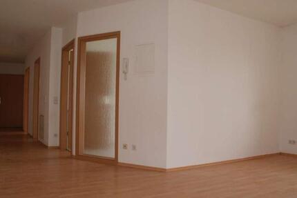 Wohnung Meerane - 2 Zimmer, 63 m&sup2;, 320&euro; | Angebot:23875292